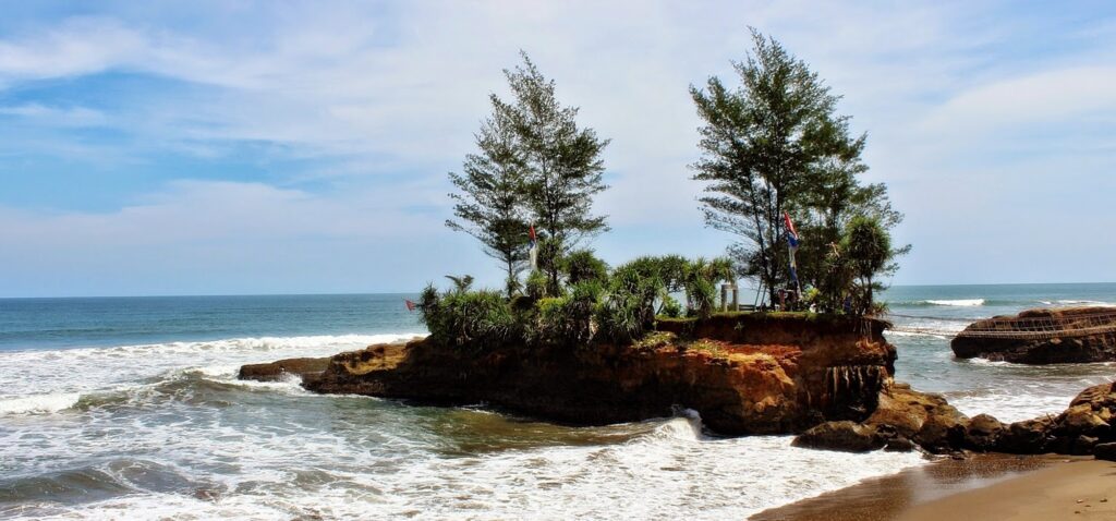 7 Rekomendasi Wisata Pantai di Bengkulu yang Cantik